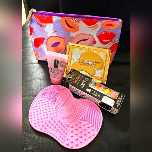 Clinique Other - Clinique Beauty Bundle Five Piece Set New Without Tags